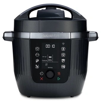 Schwarzer Instant Pot mit digitalem Display und Bedienelementen für verschiedene Kochfunktionen.